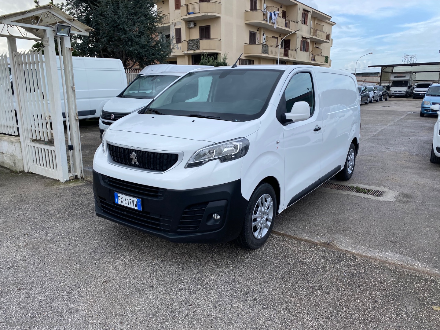 PEUGEOT 