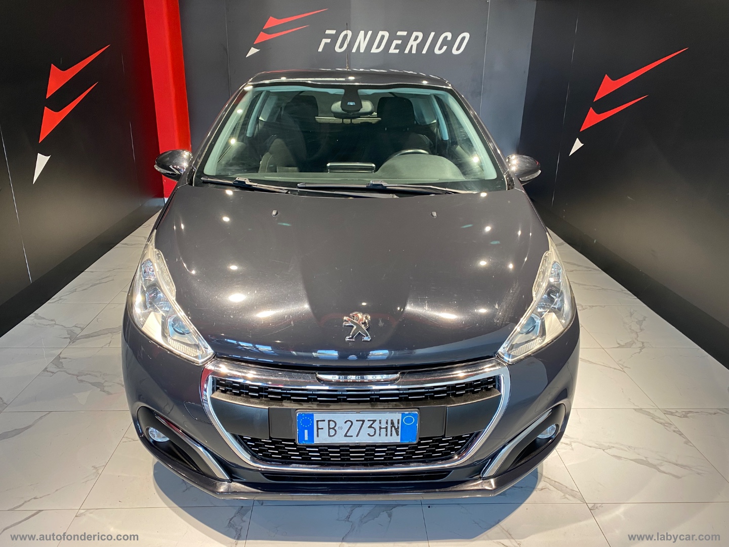 PEUGEOT 208