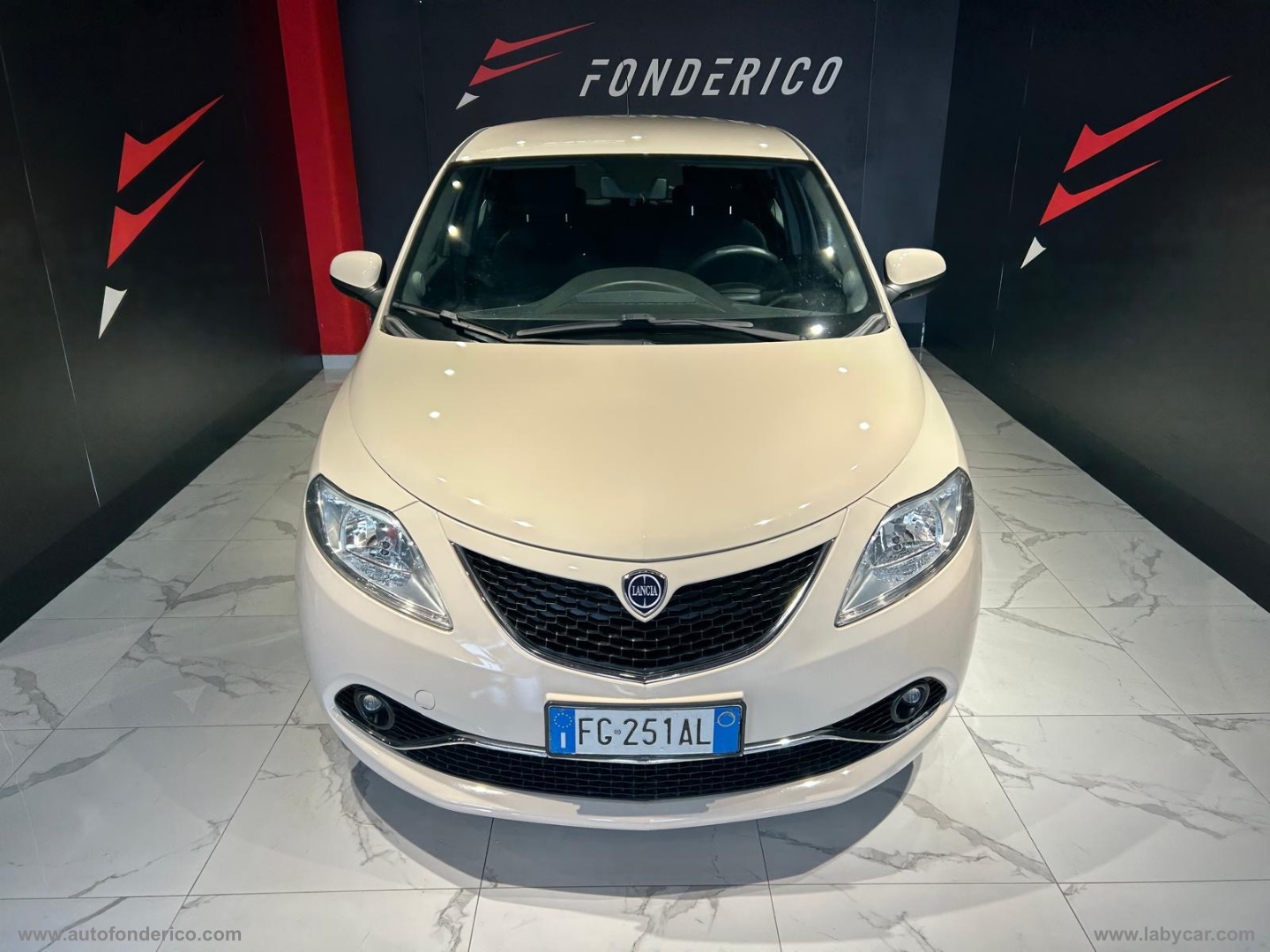 LANCIA Ypsilon