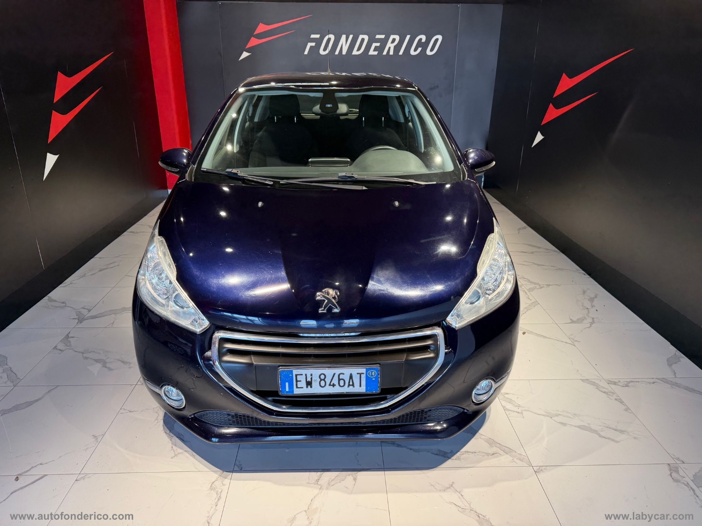 PEUGEOT 208