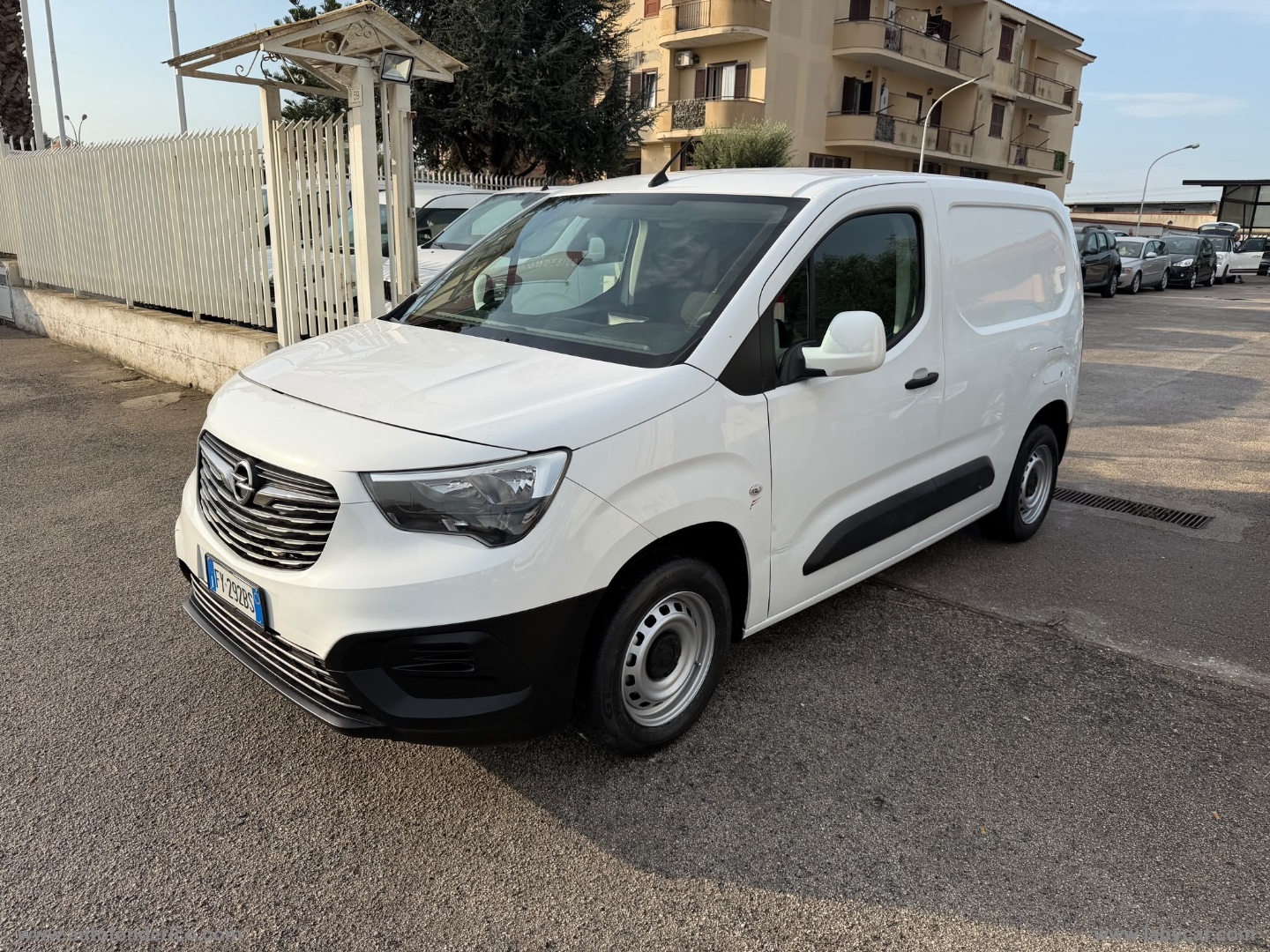 Combo Cargo 1.6 D 100 S&S PC 650kg Ed.