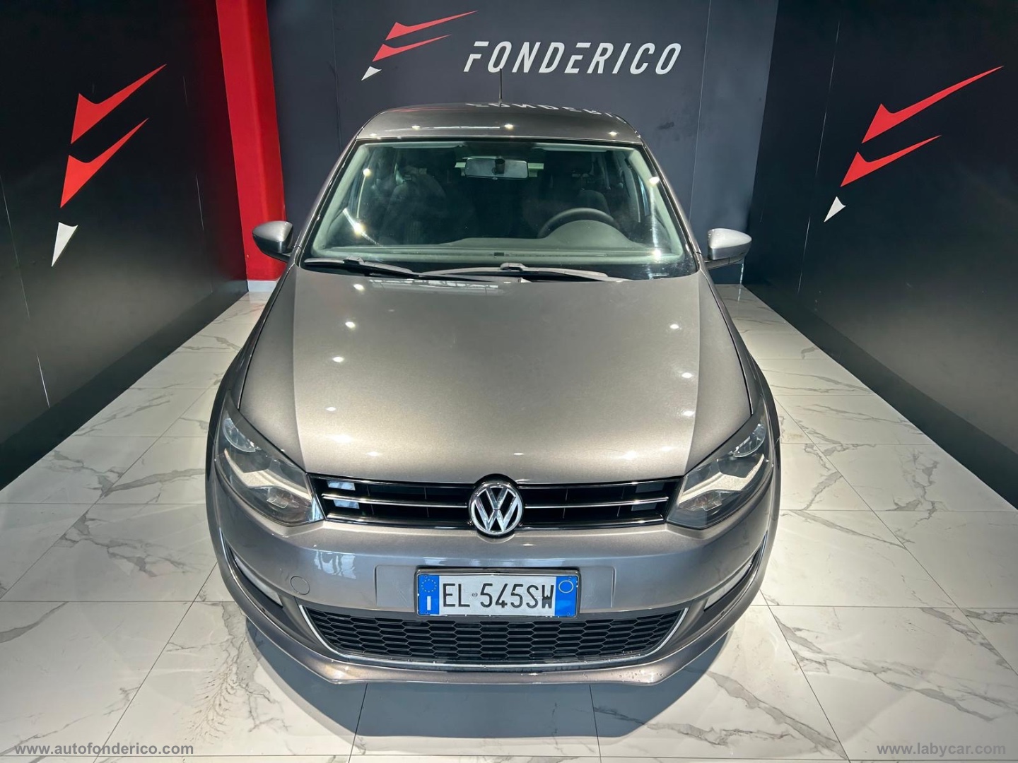 VOLKSWAGEN Polo
