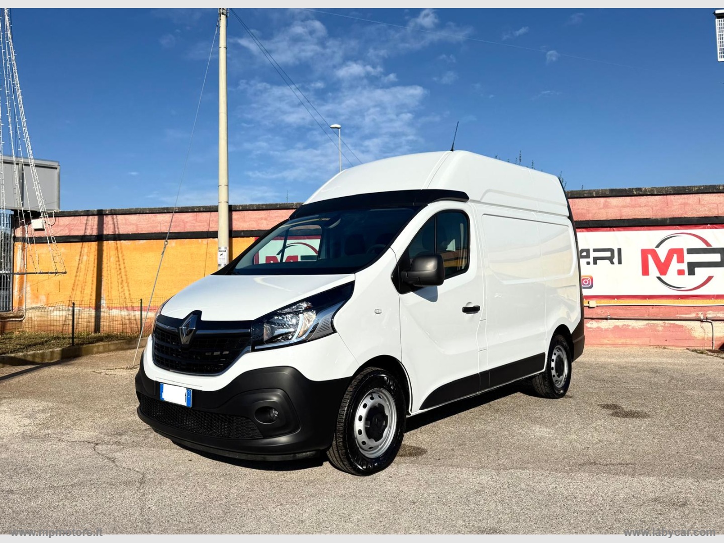 RENAULT Trafic