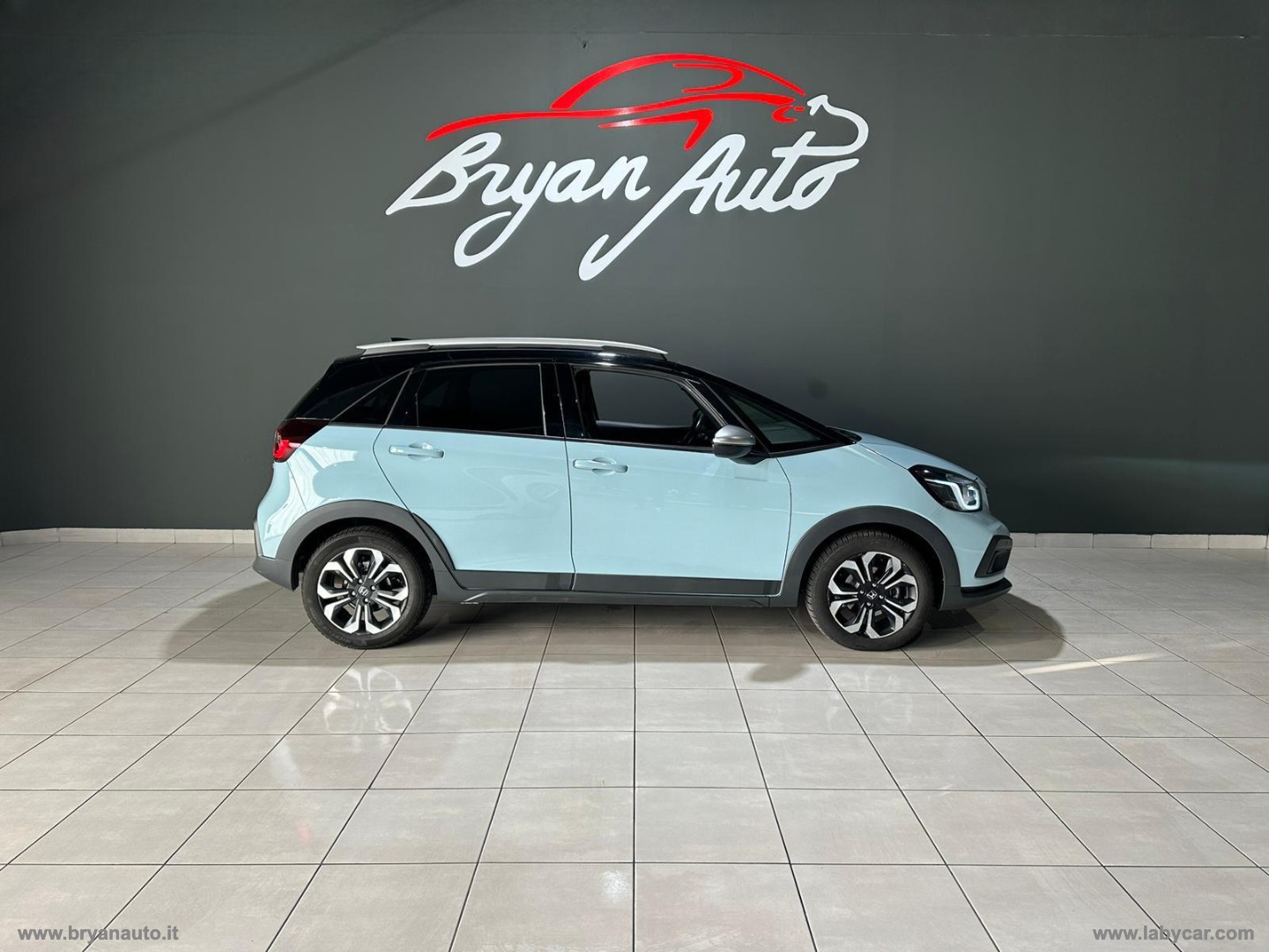 Jazz 1.5 Hev Crosstar eCVT Bicolor Exec.                                                        