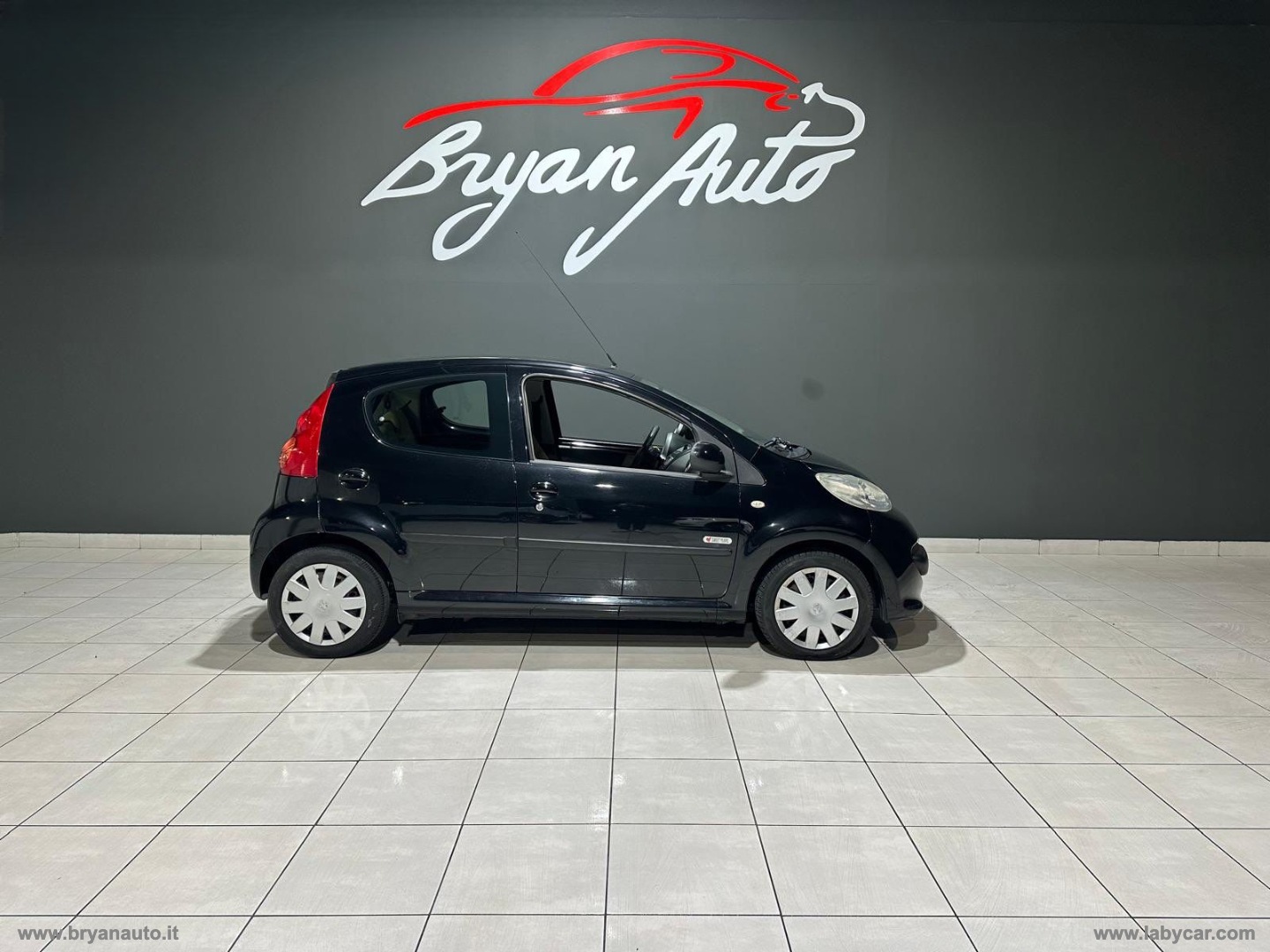 107 1.0 68 CV 5p. Urban Move                                                        