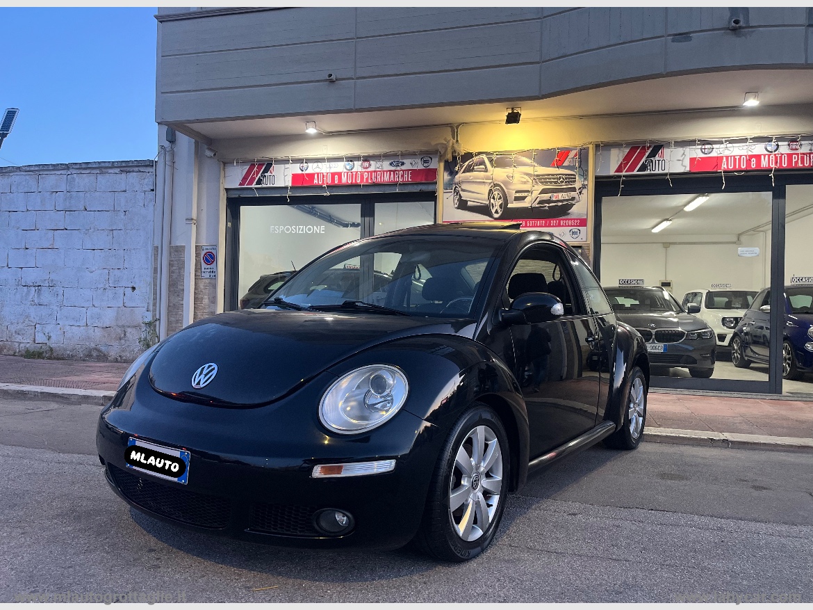 VOLKSWAGEN New Beetle