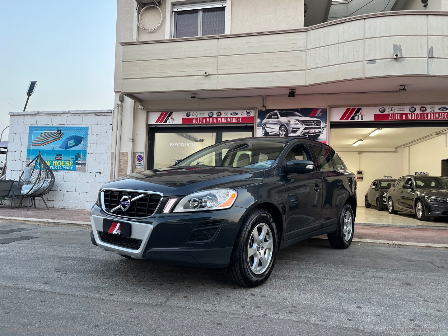 VOLVO XC60 2.4 D 163 CV AWD R-design GANCIO TRAINO