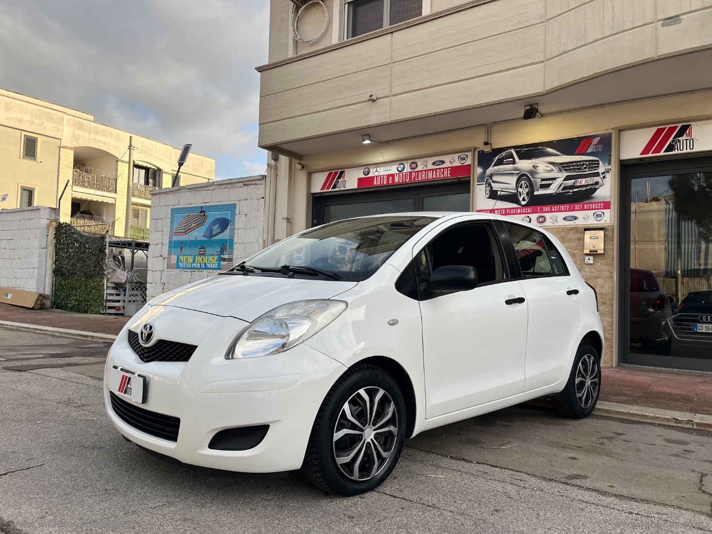 TOYOTA Yaris