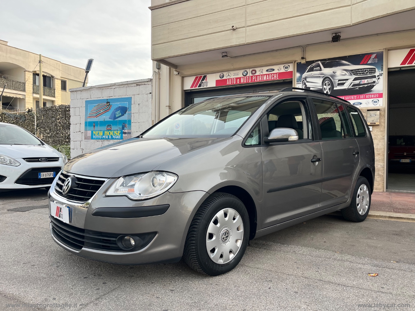 VOLKSWAGEN Touran