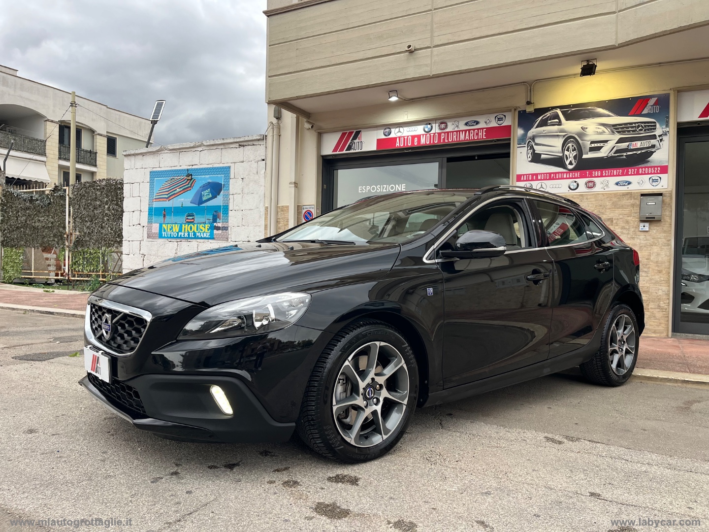 VOLVO V40 Cross Country D2 Volvo Ocean Race                                                        
