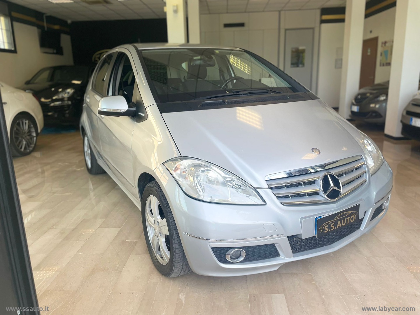 MERCEDES-BENZ A 150 BlueEFFICIENCY Coupé Avantgarde 
