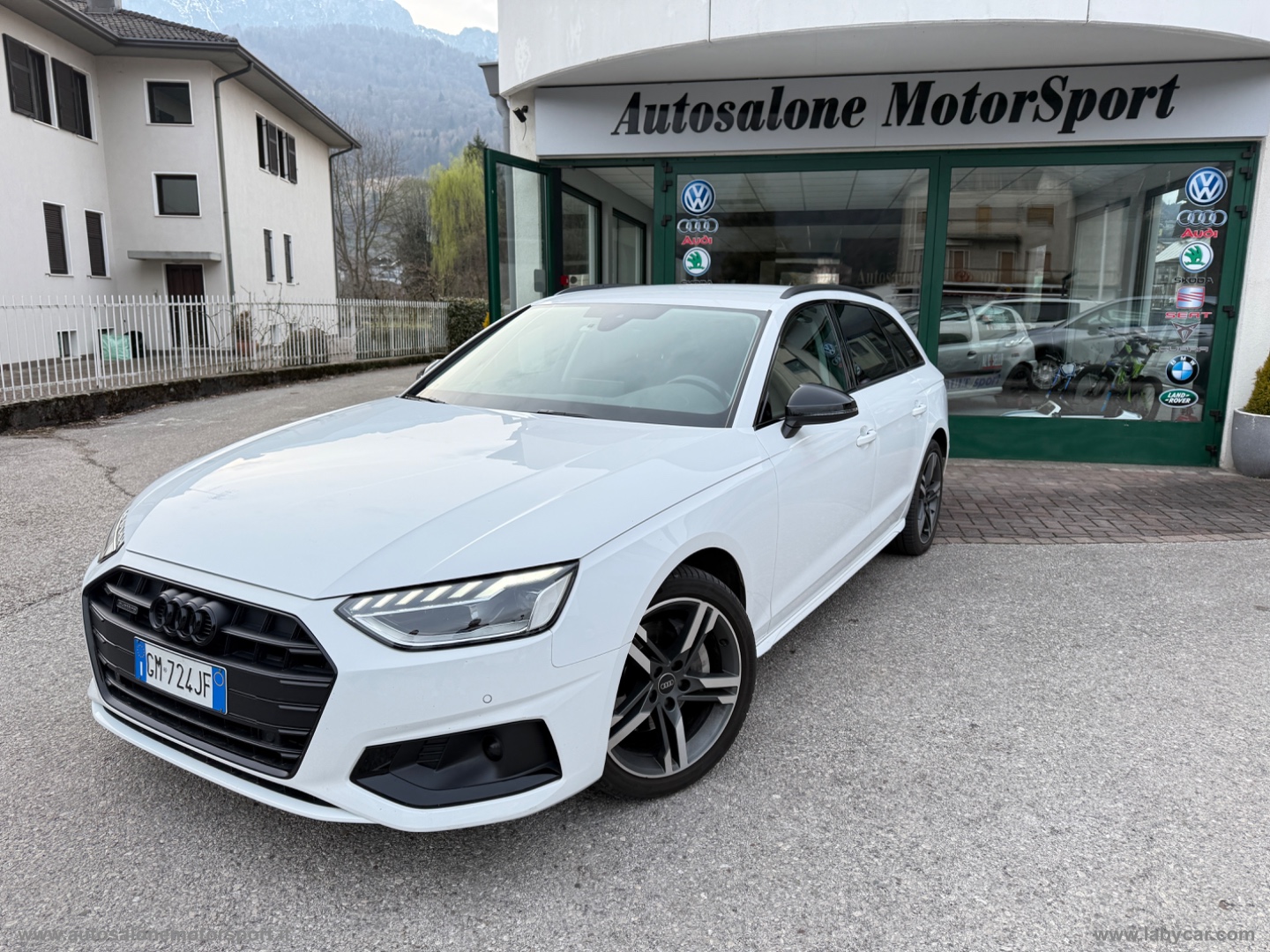AUDI A4 40 TDI quattro S tronic Business Adv. 