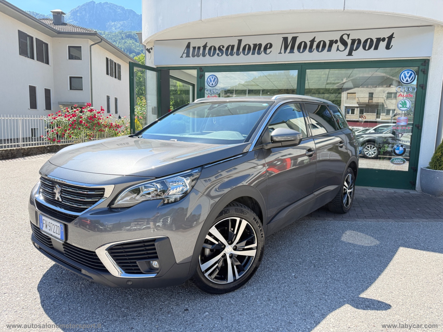 PEUGEOT 5008