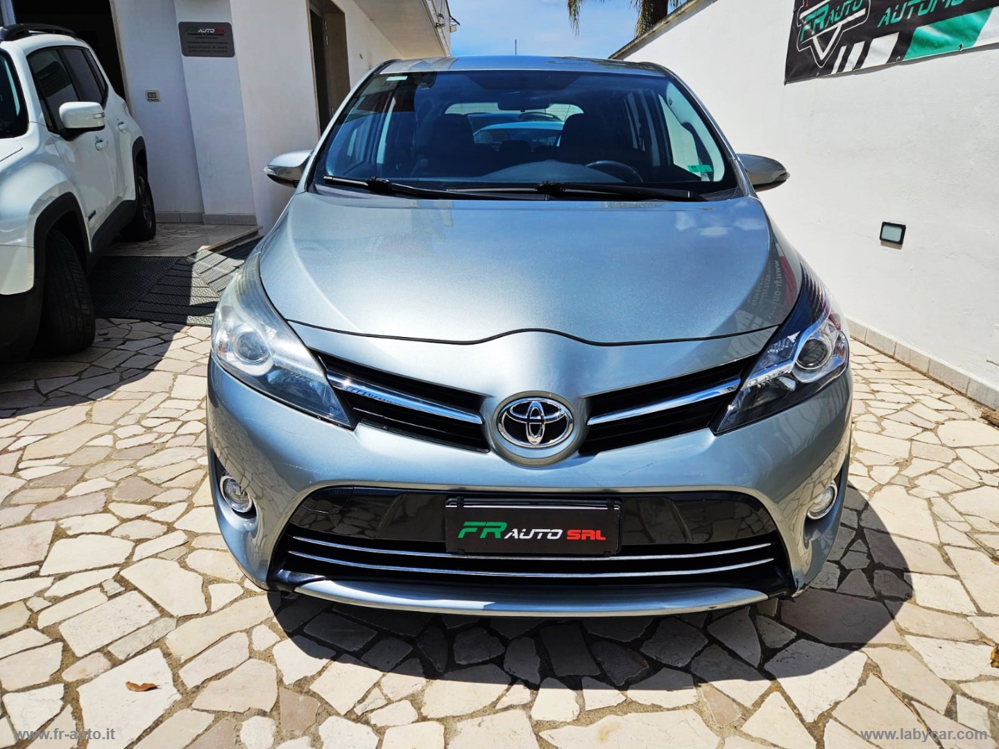 TOYOTA Verso