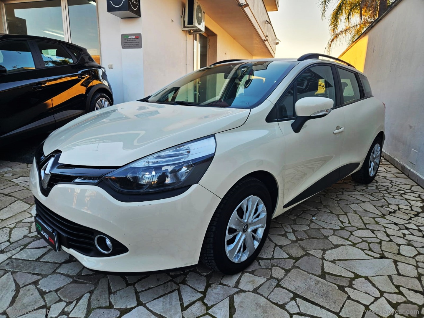 Clio 1.5 dCi 8V 75 CV 5p. Costume Nat.                                                        