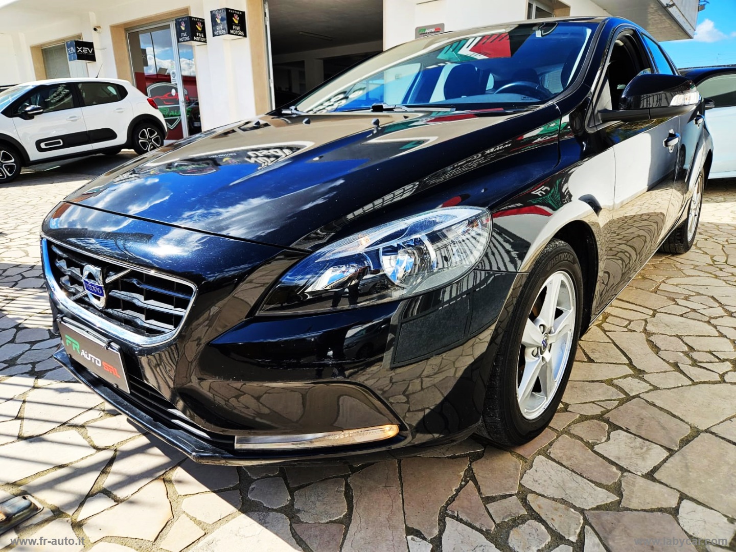 VOLVO V40