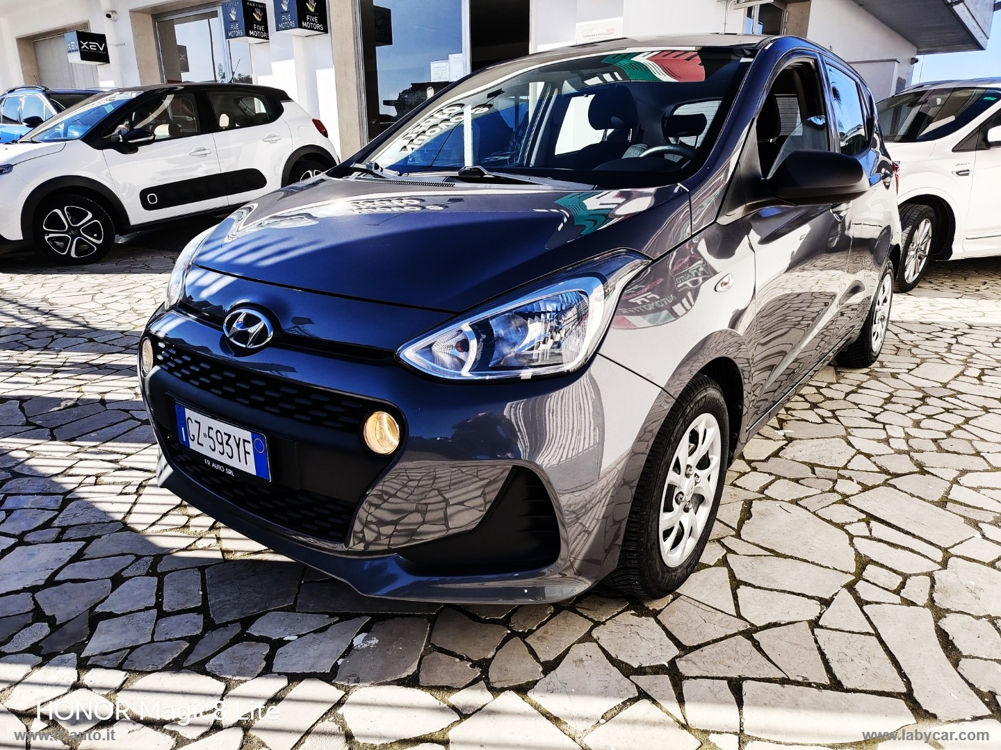 HYUNDAI i10