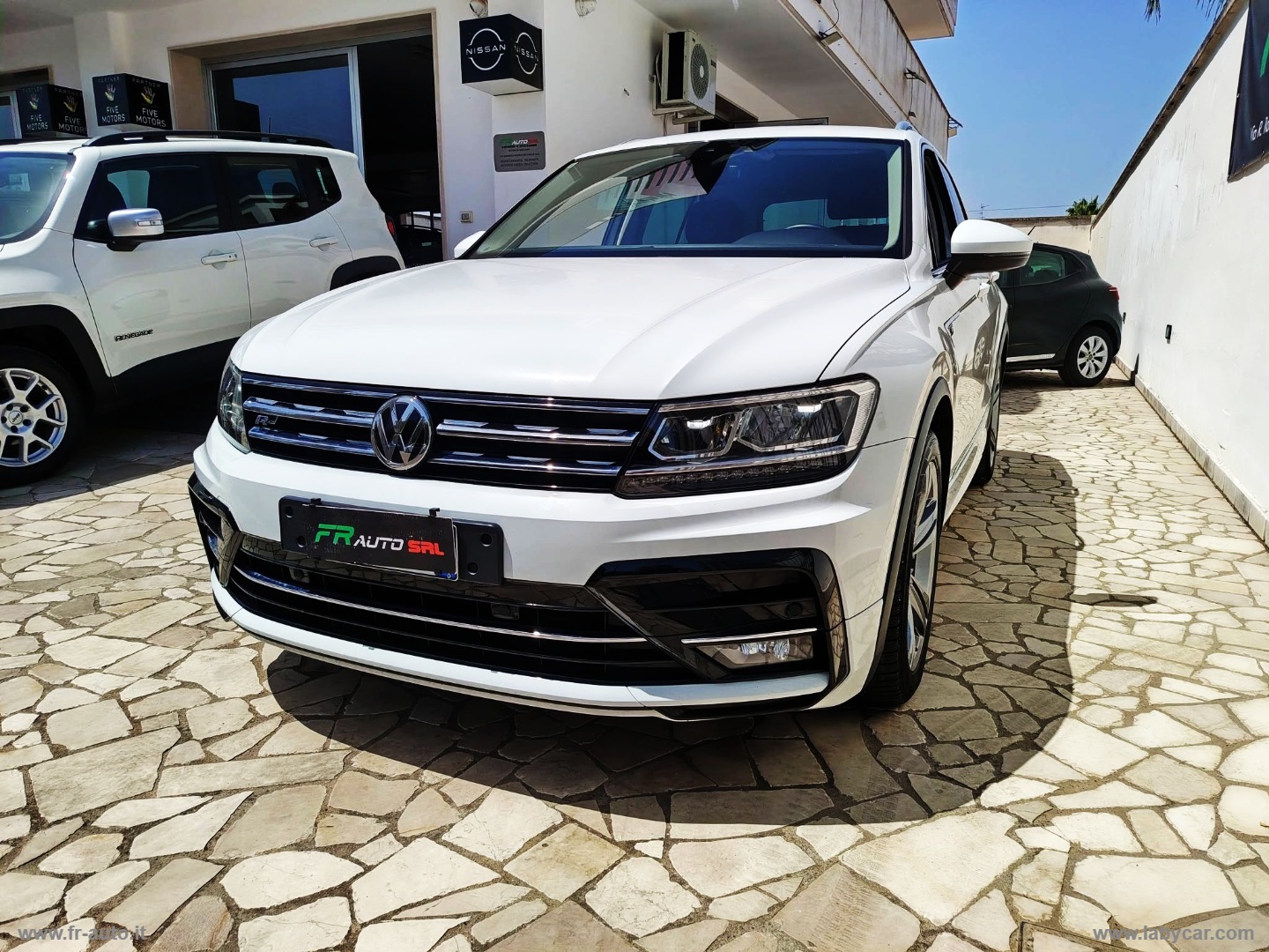 VOLKSWAGEN Tiguan