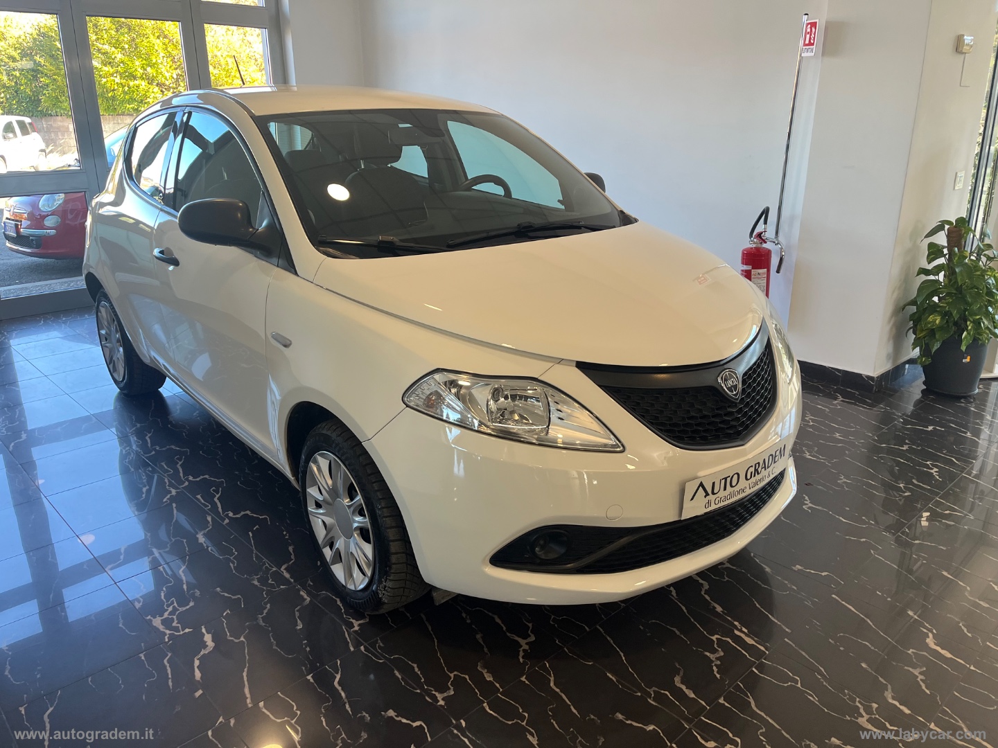 LANCIA Ypsilon