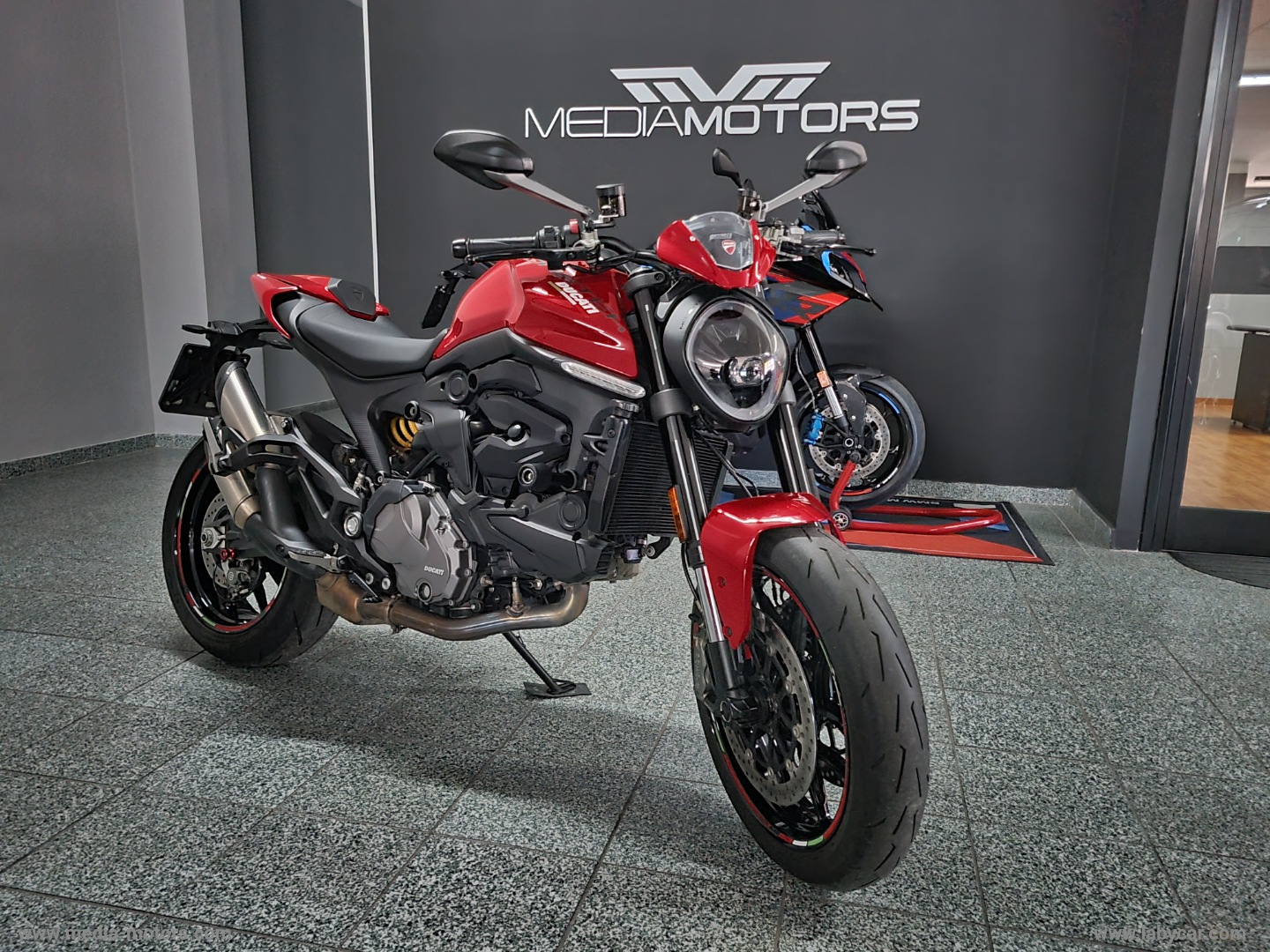 DUCATI 