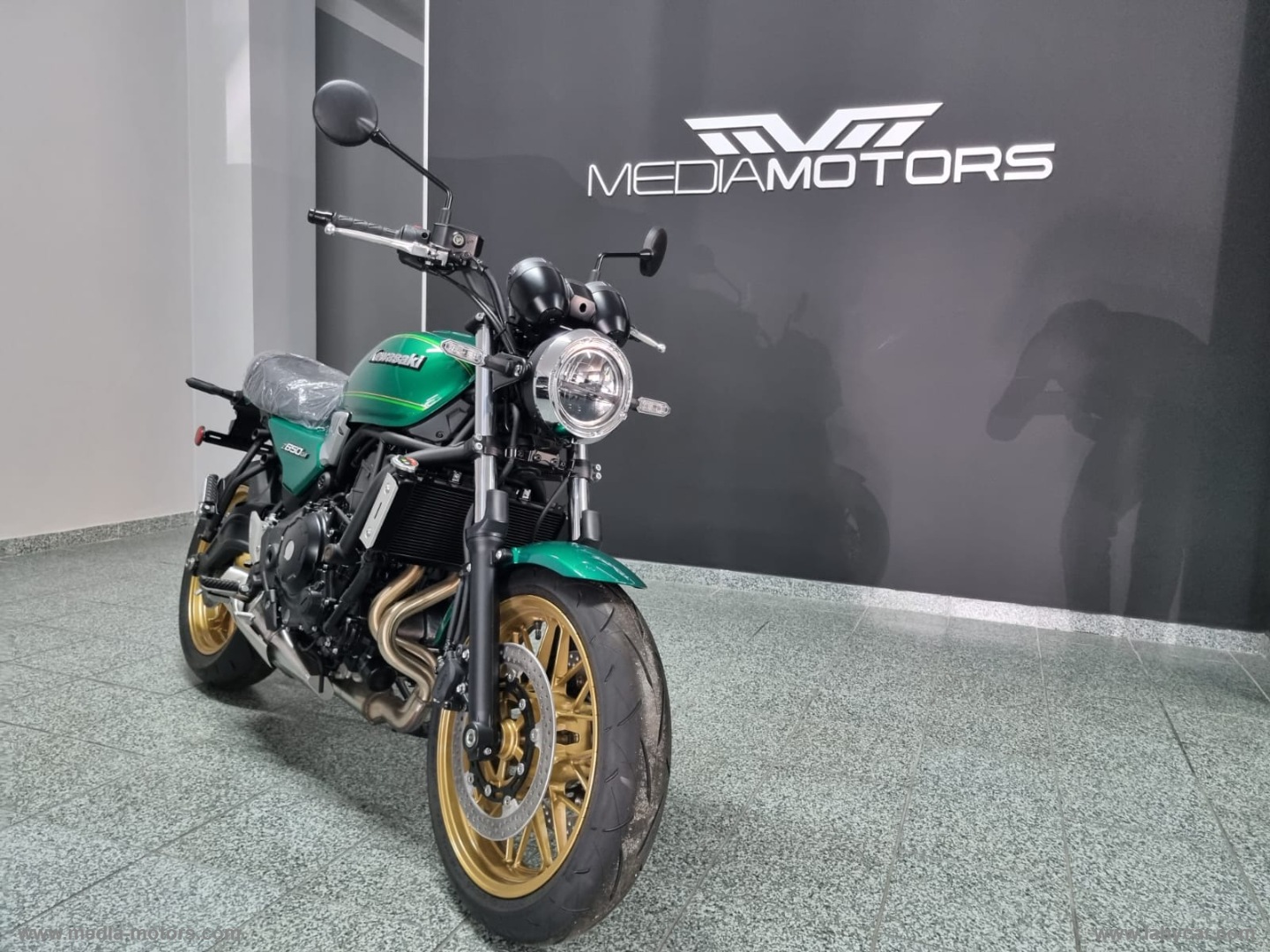 KAWASAKI 