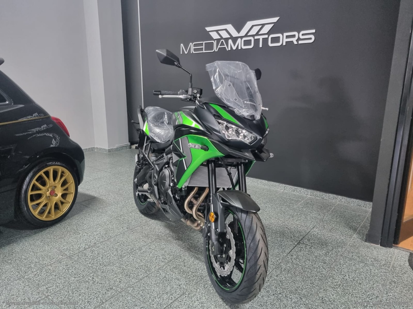 KAWASAKI 