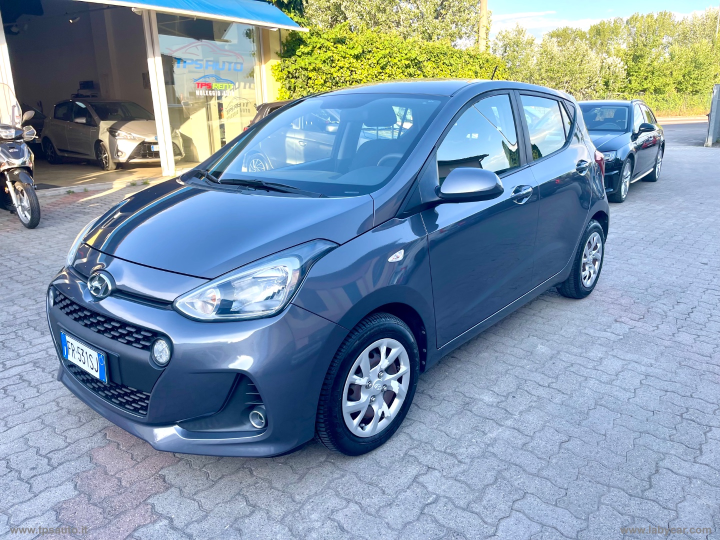 HYUNDAI i10