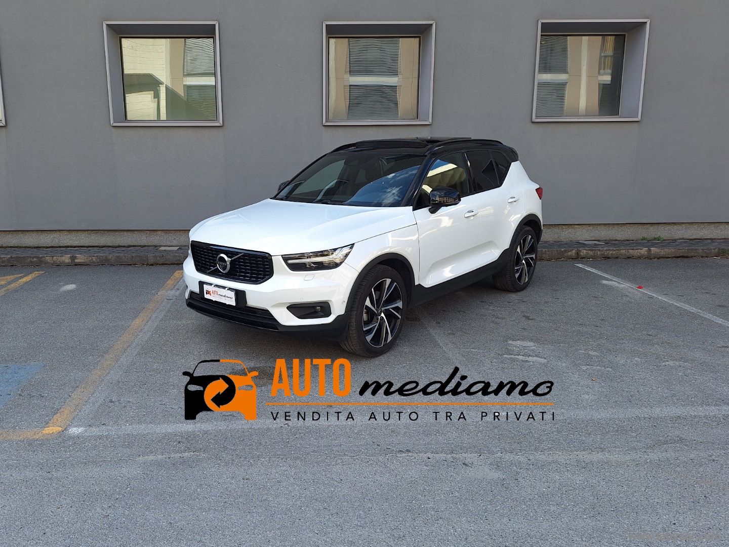 VOLVO XC40