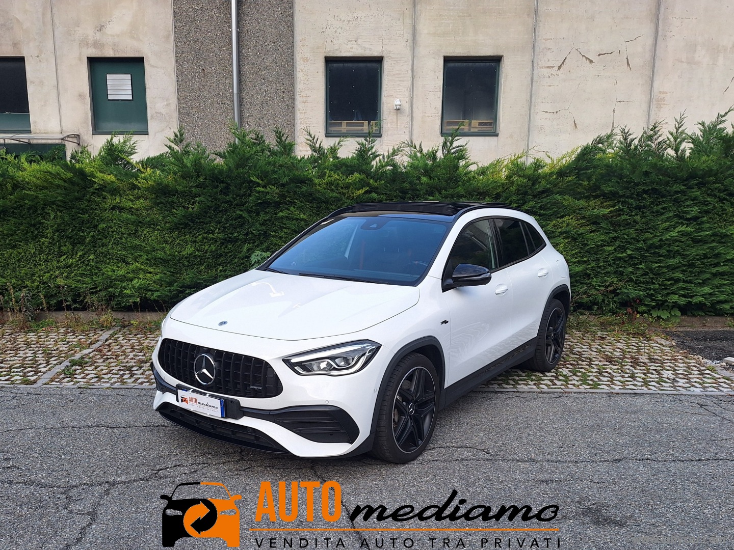 MERCEDES-BENZ GLA 35 4Matic AMG TETTO SERVICE UFF.                                                        