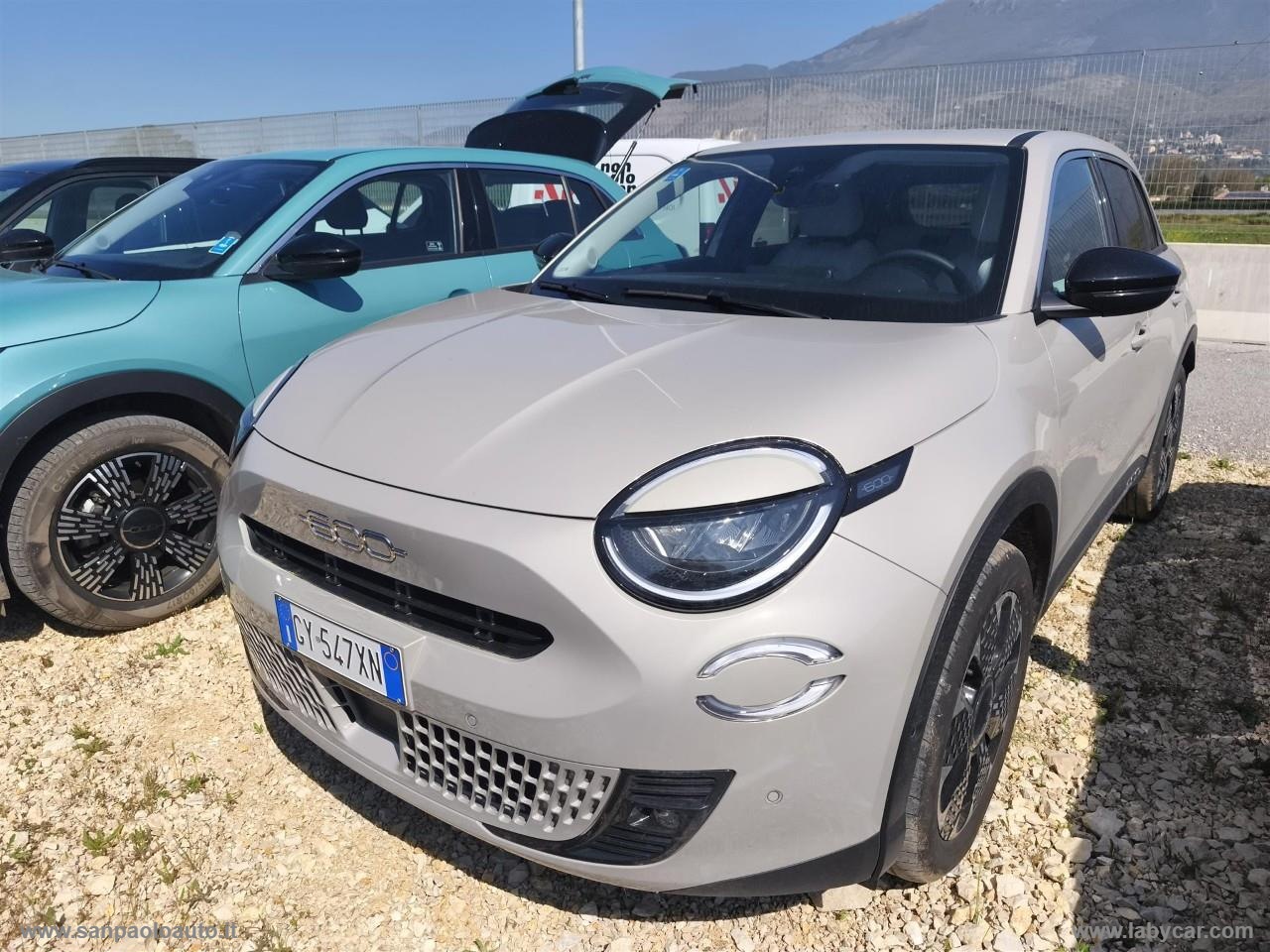 FIAT 600 Hybrid 110 CV DCT MHEV La Prima 