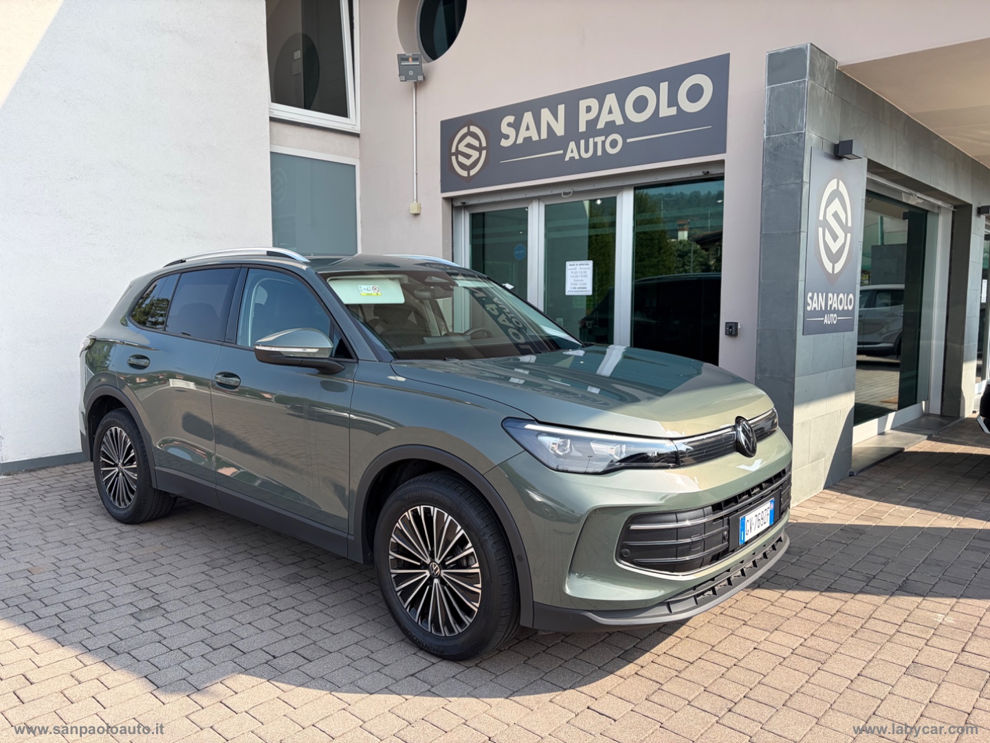VOLKSWAGEN Tiguan