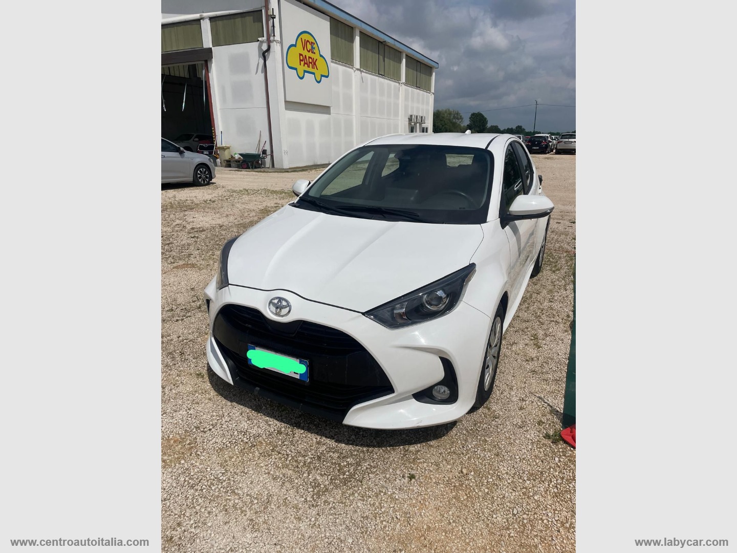TOYOTA Yaris 1.0 5p. Business 