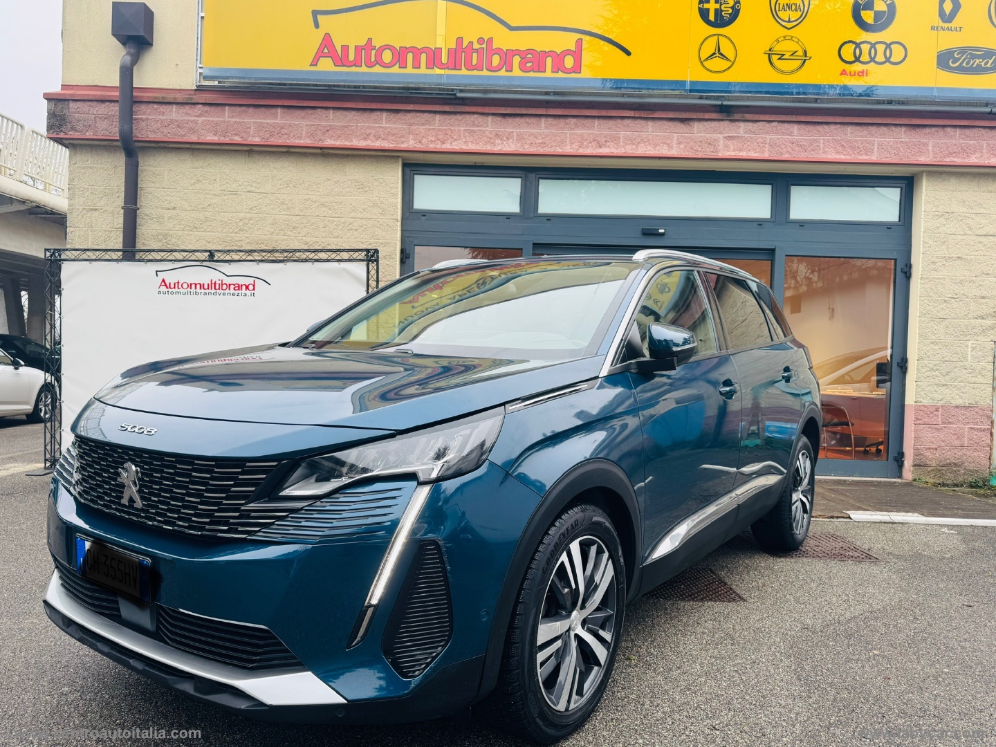 PEUGEOT 5008 BlueHDi 130 S&S EAT8 Allure 