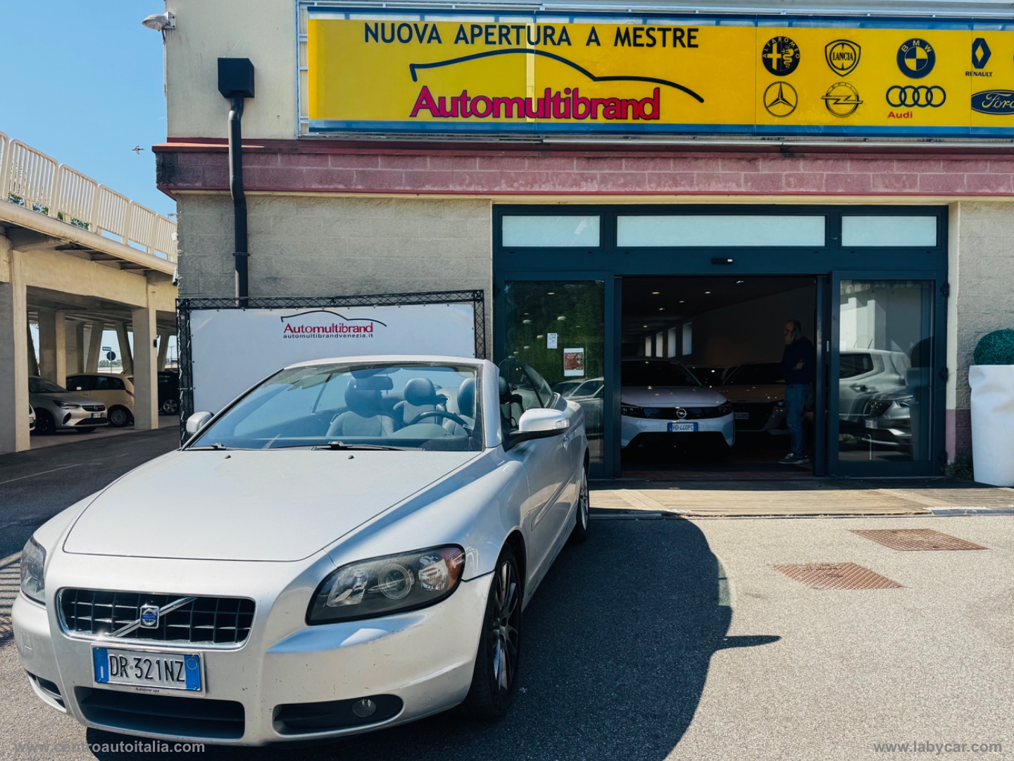 VOLVO C70 2.4 D5 Summum 