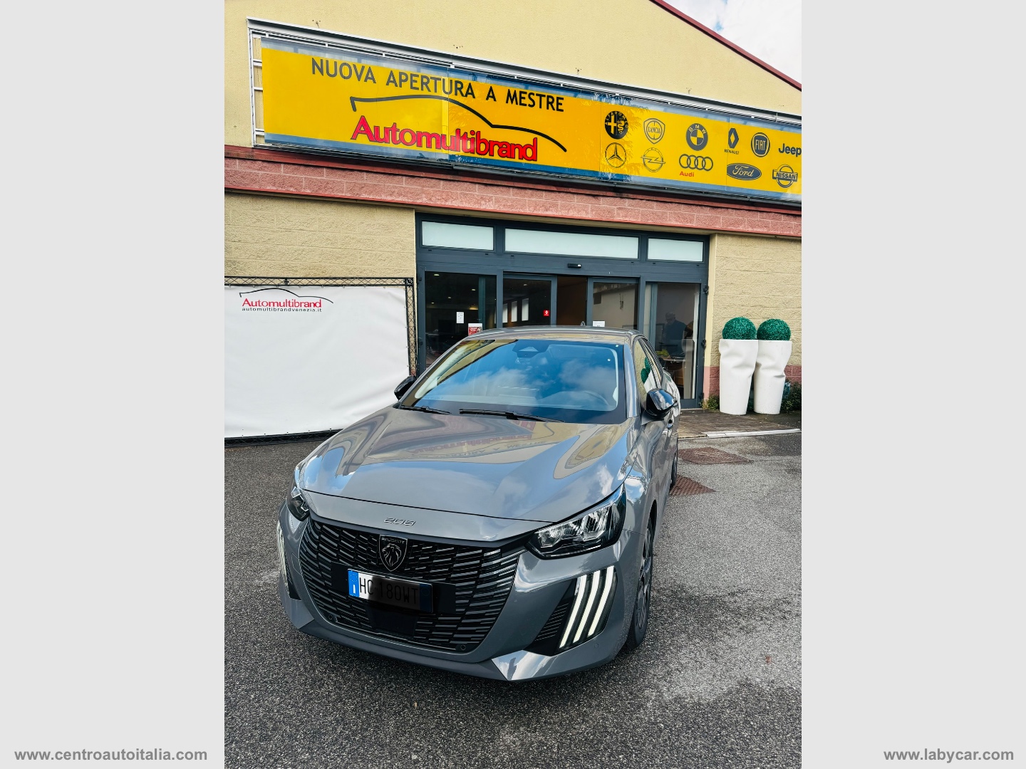 PEUGEOT 208