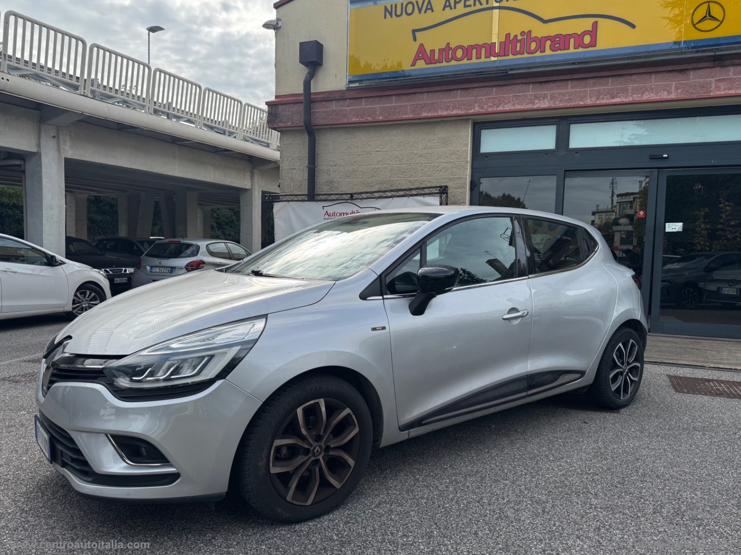 RENAULT Clio