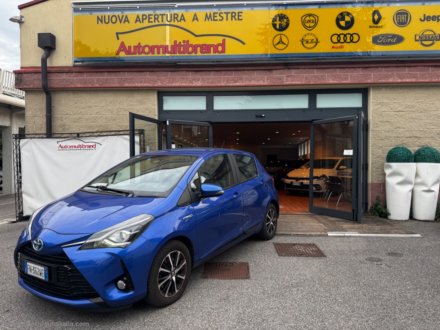TOYOTA Yaris