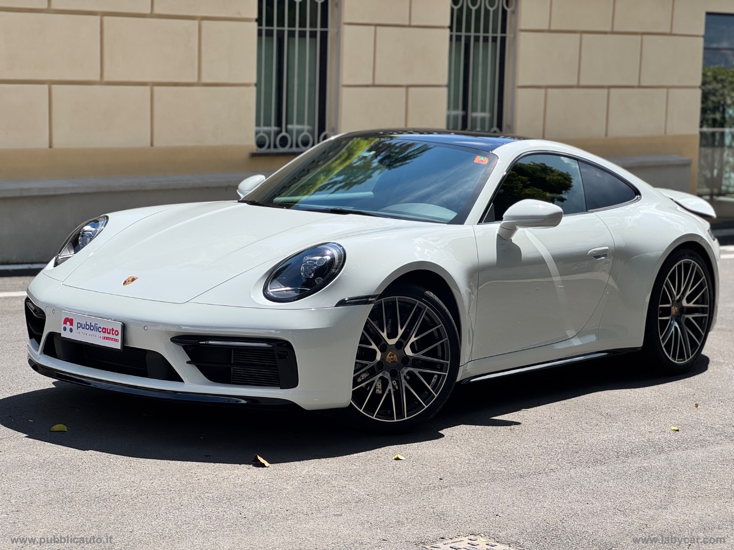 PORSCHE 911 Carrera 