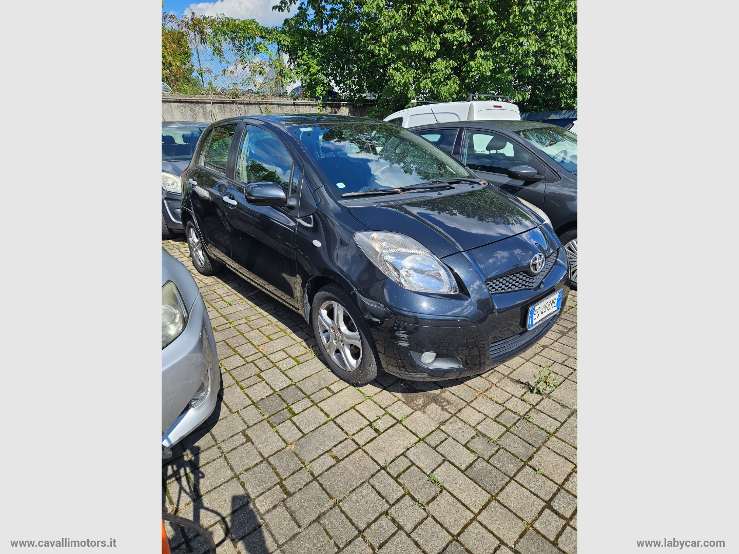 TOYOTA Yaris