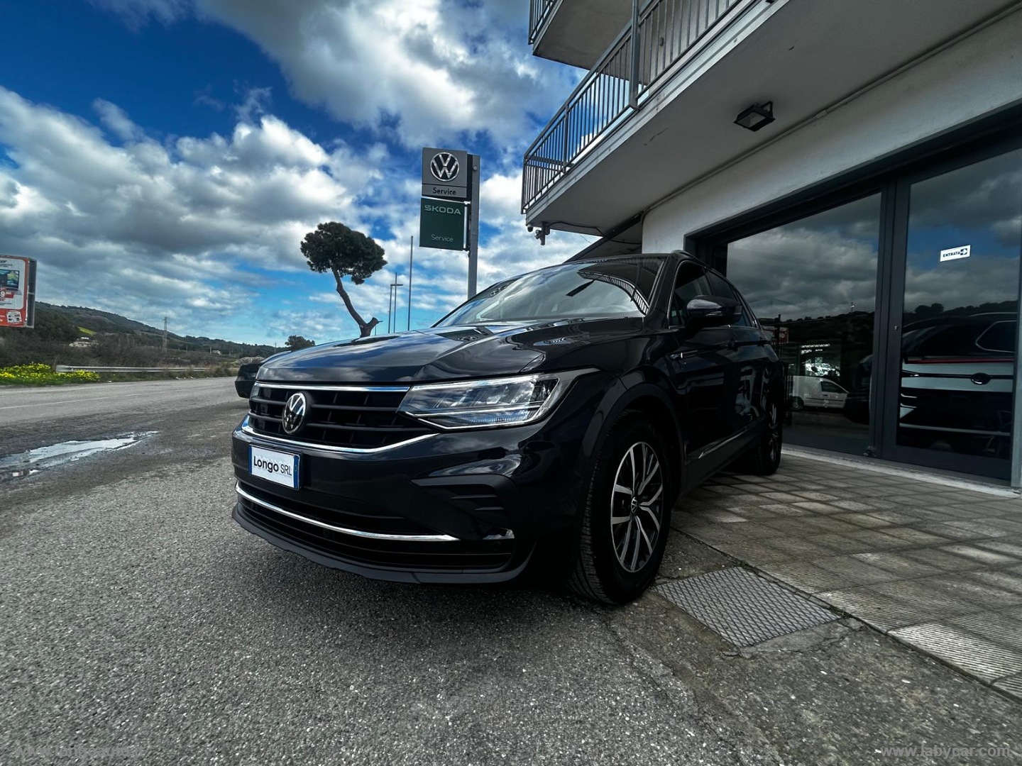 VOLKSWAGEN Tiguan