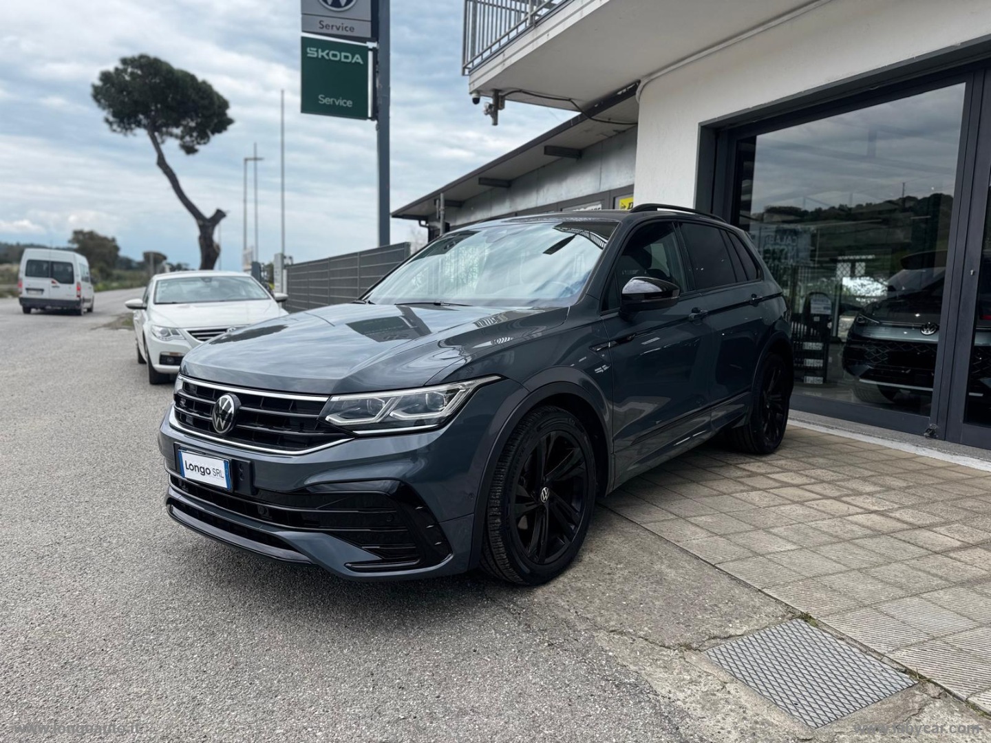 VOLKSWAGEN Tiguan