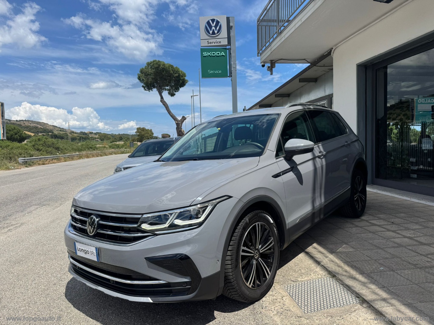 VOLKSWAGEN Tiguan