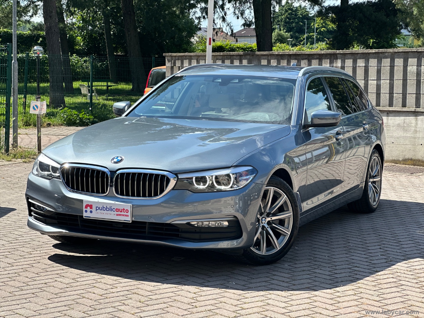 BMW 520d xDrive Touring Luxury 