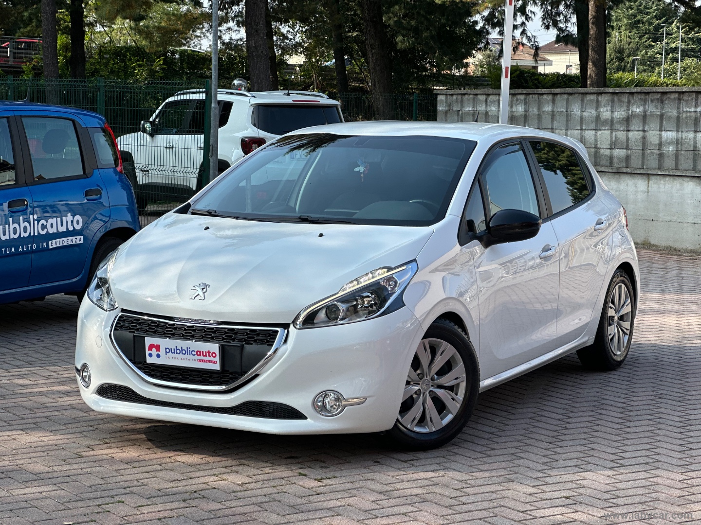 PEUGEOT 208 1.4 HDi 68 CV 5p. Allure 