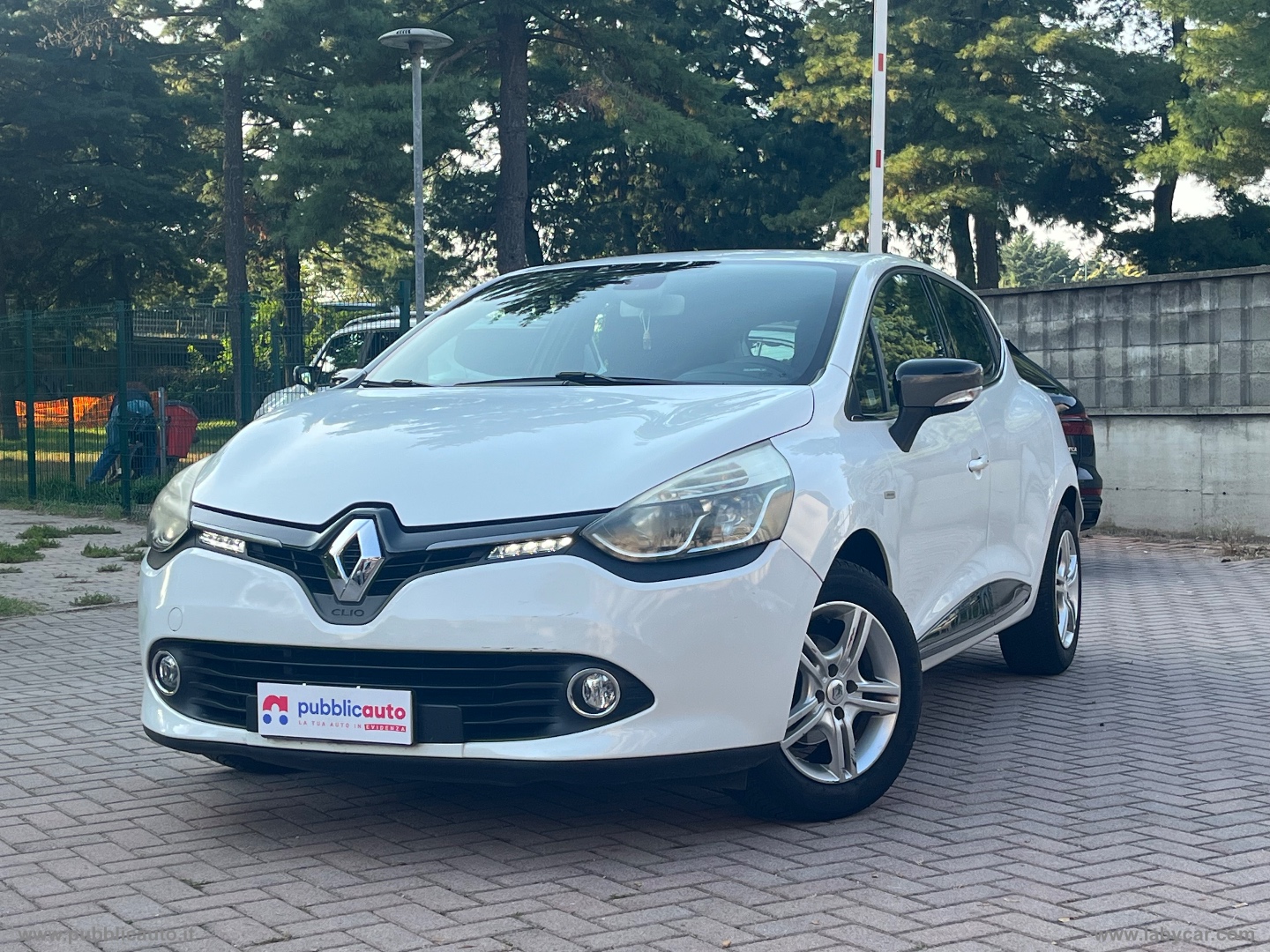 RENAULT Clio 1.2 75 CV GPL 5p. Costume National 