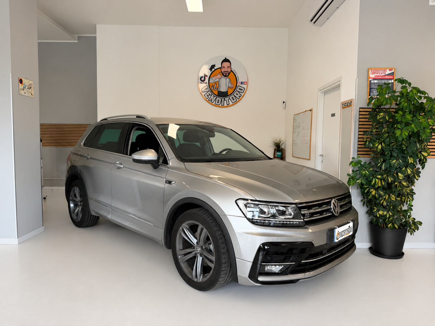 VOLKSWAGEN Tiguan 1.6 116 CV 85 KW TDI R LINE 