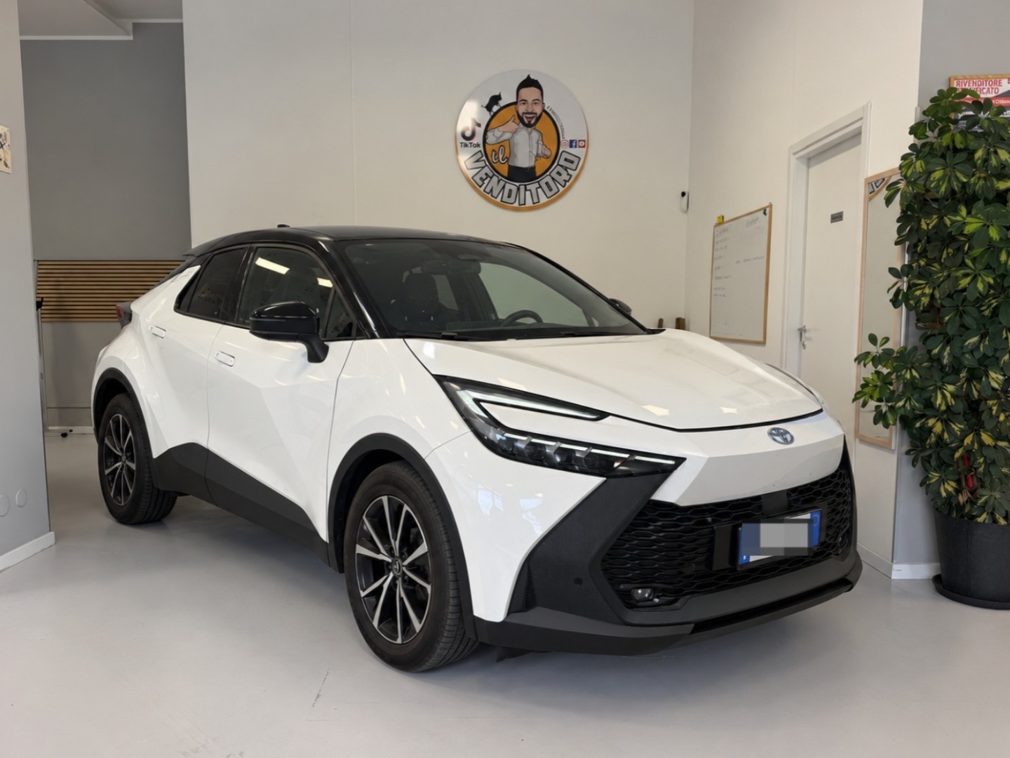 TOYOTA C-HR 1.8 HV Trend 