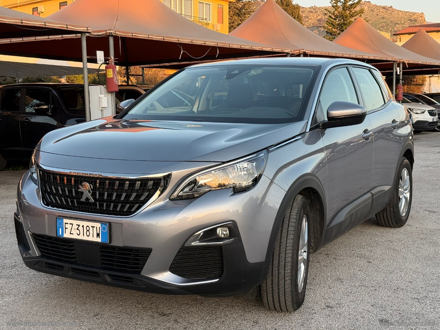 PEUGEOT 3008