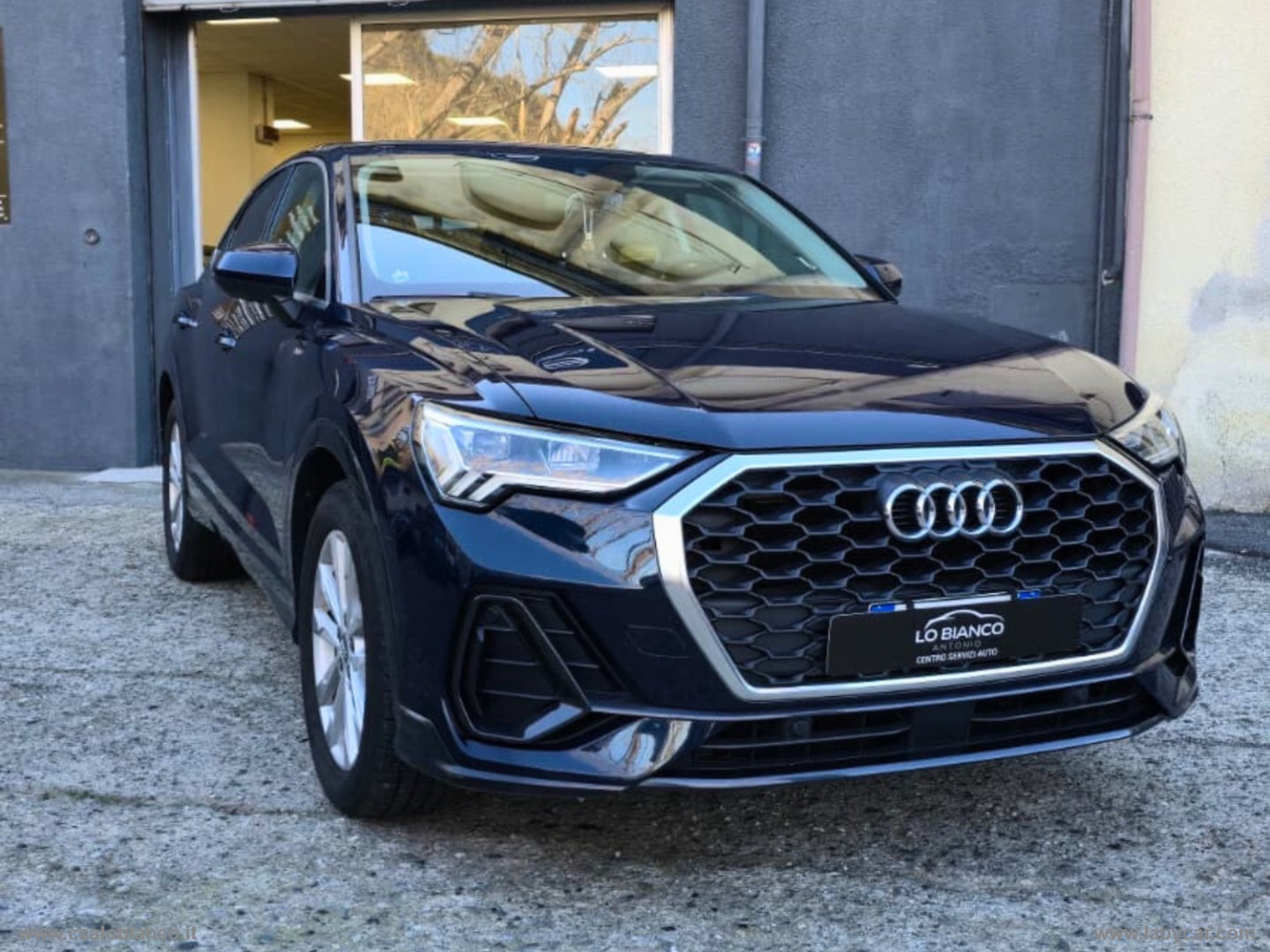 AUDI Q3