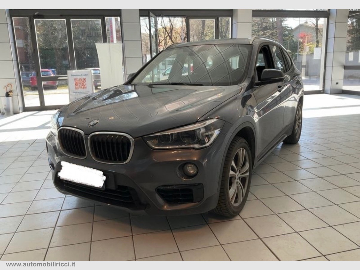 X1 sDrive18i Sport                                                        